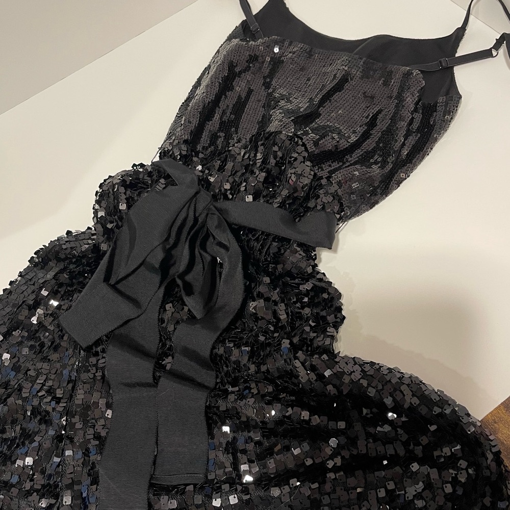 EXPRESS | BLACK SEQUIN MINI COCKTAIL DRESS WITH BLACK WAIST TIE | SIZE XS
